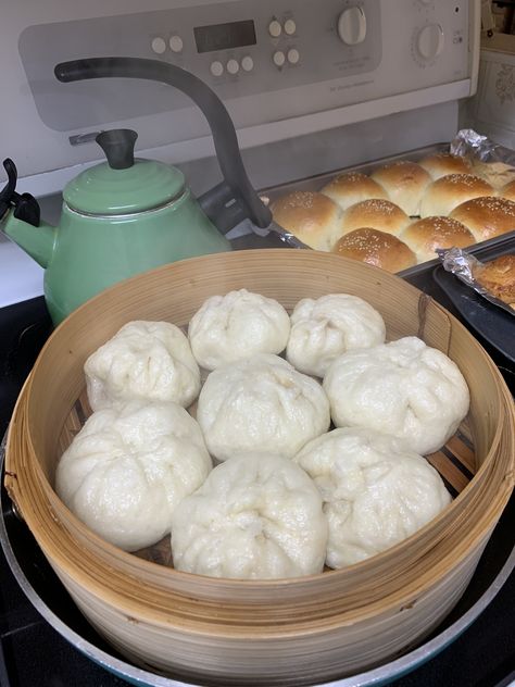 Pork Buns Aesthetic, Steamed Pork Buns, Steamed Pork, Big Snacks, Soup Dumplings, Pork Buns, Healthy Food Dishes, Steamed Buns, Happy Foods