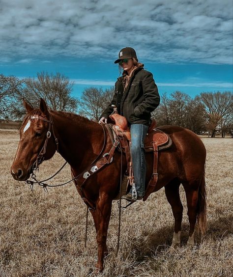 Barrel Racing Photos, Western Horse Riding, Horse Photography Poses, Foto Cowgirl, Pictures With Horses, Country Girl Life, Rodeo Cowboys, Cute Horse Pictures, Barrel Racing Horses