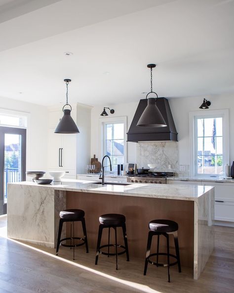 ELIZABETH CATHERINE DESIGNS on Instagram: “Modernizing the waterfall counter edge from 2 sides, to 3! The veining on this slab was too perfect not to share on the front of the…” Kitchen Island Waterfall Edge One Side, Counter Edges, Waterfall Counter, Waterfall Kitchen, Waterfall Countertop, Waterfall Island, Kitchen Island With Seating, White Kitchen Design, Kitchen Upgrades