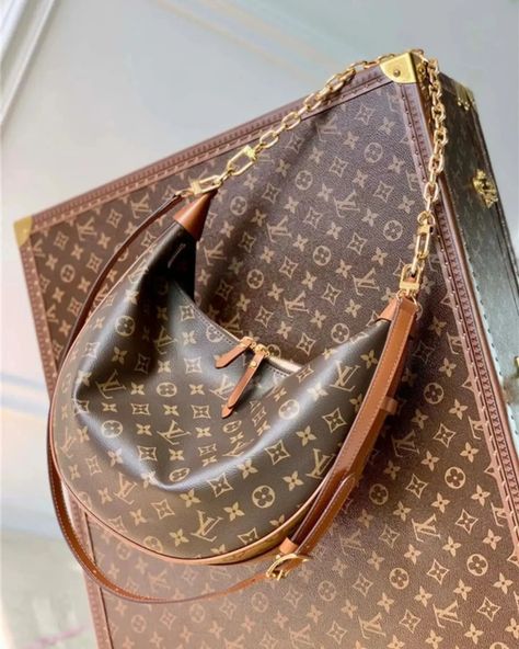 Get ready to turn heads with the trendiest bags of the season.👜 Slide into our DMs now!🤍 Louis Vuitton Loop Hobo, Medieval Bag, 2022 Fashion, Bag Style, Vuitton Handbags, Leather Top, Hobo Bag, Real Leather, Louis Vuitton Bag