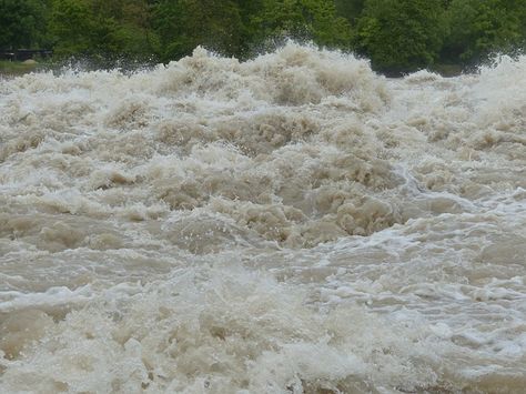 In May this year, 31 people died during flash flooding in Texas and Oklahoma. In September, 16 were killed in Utah from flash flooding. These disasters are finally waking people up to what a serious risk flash flooding is. If you live in a flood zone – which could be almost any lowland area – … Mudslide, Free State, River Park, North Park, Xiamen, Severe Weather, West Virginia, Tibet, Mozambique