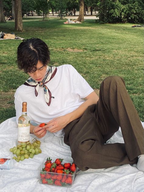 Picnic Outfit For Men, Soft Masc, Rp Pfp, Beach Outfit Men, Streetwear Ideas, Masc Outfits, Photography Inspiration Portrait, Men Photoshoot, Soft Boy