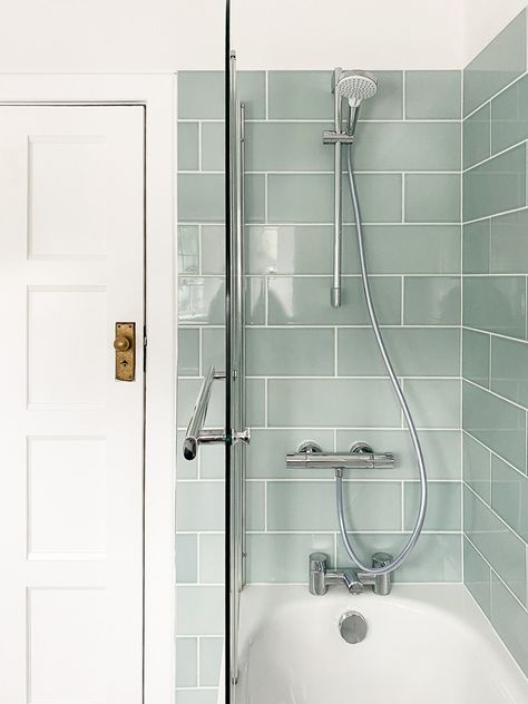 Small Ensuit, Ensuite Bathroom Decor, Ensuite Bathroom Layout, Ensuit Bathroom, Bathroom Colour Ideas, Ensuite Bathroom Ideas, Metro Tiles Bathroom, Large Tile Bathroom, Mint Green Bathrooms