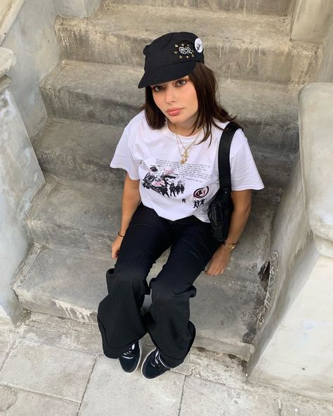 White Top Black Pants, Korean Style Aesthetic, Hiphop Aesthetic, Black White Outfit, Fotos Aesthetic, Korean Japanese, Virtual Closet, Streetwear Outfits