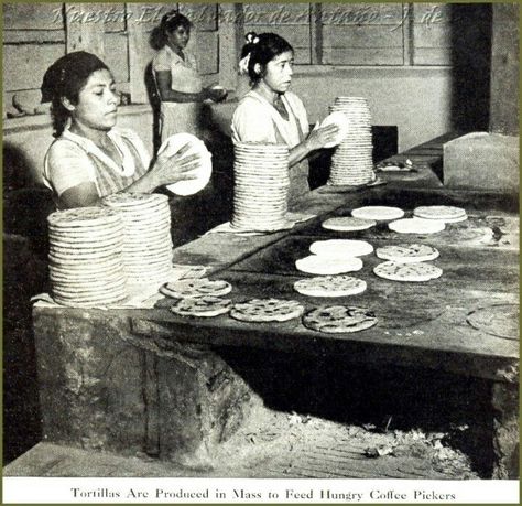 Pupusas in the 1940's!  (National Geographic) Nat Geo Magazine, El Salvador Culture, Famous Historical Figures, Mexico History, Mexican Heritage, National Geographic Magazine, Nat Geo, Central American, Mexican Culture