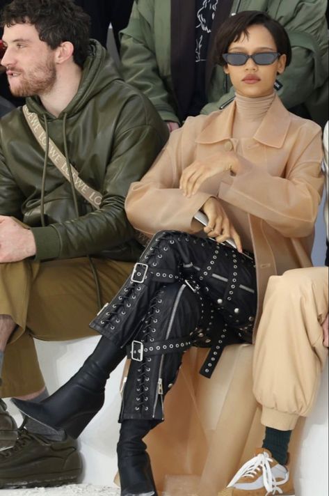 taylor russell at the Loewe AW23 Men's show in Paris (21/01/2023) Taylor R, Taylor Russell, Hollywood Glamour, Casual Everyday, Style Icons, Celebrity Style, Winter Fashion, Fashion Show, Girl Fashion