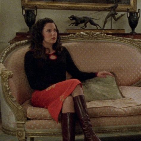 Lorelei Gilmore Outfits, Aspirational Aesthetic, Lorelai Outfits, Lorelai Gilmore Outfits, Gilmore Core, Lorelai Gilmore Style, Gilmore Outfits, Autumn Icons, Night Dinner Outfit