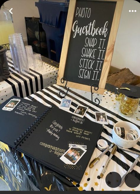 Graduation Pic Board Ideas, Decoration Ideas Graduation Party, Graduation Reception Decorations, Walk Through The Years Graduation, Graduation Open House Picture Display, 2024 Grad Party Decorations, Open House Ideas For Seniors Themes, Open House Decorations Graduation, Simple Graduation Party Decorations