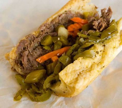 Italian Beef Recipe, Chicago Italian Beef, Italian Beef Sandwich, Italian Beef Recipes, Beef Sandwich Recipes, Italian Beef Sandwiches, Italian Beef, Beef Sirloin, Beef Sandwich