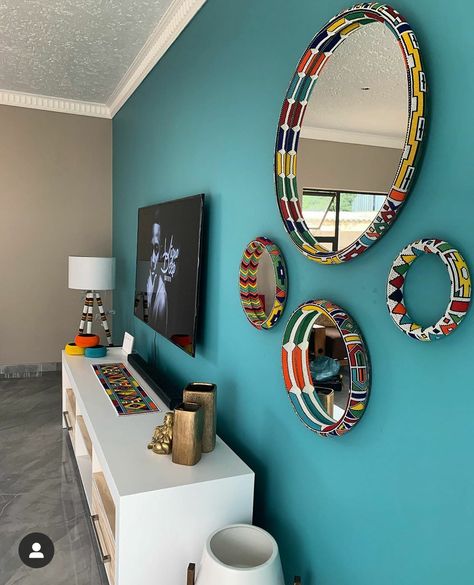 Cosy Maximalism, African Interior Design, Beaded Frame, African Inspired Decor, Beaded Mirror, African Interior, Handmade Mirror, African Crafts, African Accessories