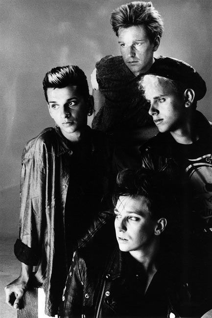 Depeche Mode, this is what they looked like when I first fell in love with them...almost 30 years now!! Tattoos Architecture, Celebrities Tattoos, Alan Wilder, New Wave Music, Art Humor, Martin Gore, Dave Gahan, Band Pictures, Flying High