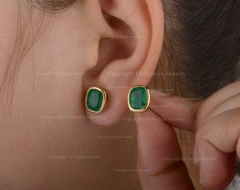 Gold Emerald Earrings, Minimalist Wedding Jewelry, Dainty Wedding Band, Mom Earrings, Emerald Earrings Studs, Diamond Evil Eye, Indian Jewellery Design Earrings, Handmade Fine Jewelry, Birthstone Earrings