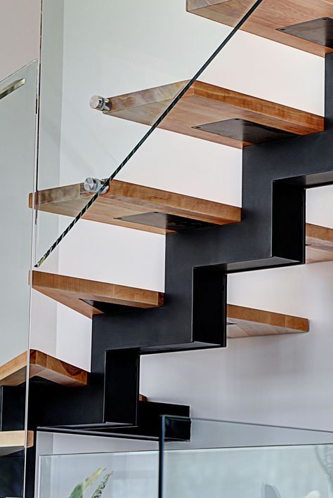 Modern Metal Stairs, Modern Glass Stairs Design, Staircase Steel Design, Steps Design Interior Stairs Steel, Stairs Relling Design Steel, Staircase Metal, Cantilever Stairs, Outdoor Stair Railing, Staircase Railing Design