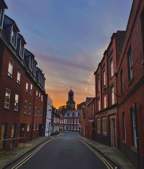 Hogwarts Background, Uk Sunset, Sunset Street, English Ancestry, Shrewsbury Town, Town Aesthetic, Street Background, Background Home, Production Design