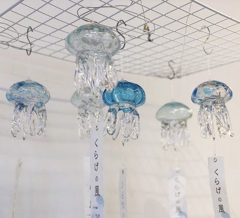 [ 〄 ] 𝚋𝚎𝚝𝚛𝚊𝚢𝚘𝚘𝚗𝚐𝚒 Ocean Room Decor, Japanese Wind Chimes, Princess Jellyfish, Ocean Room, Arte Do Kawaii, Kawaii Sanrio, Colorful Life, Japan Aesthetic, Aesthetic Japan