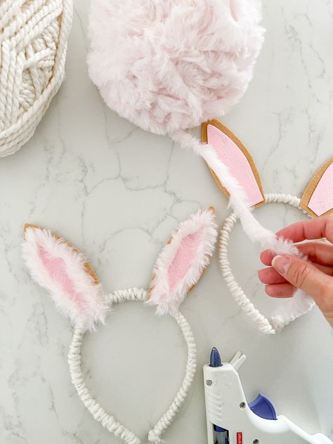 Hop in and get excited! Simple DIY bunny headband Diy Bunny Headband, Bunny Ears Headband Diy, Diy Bunny Ears Headband, Bunny Headband Craft, Diy Bunny Costume, Diy Bunny Ears, Easter Bunny Ears Headband, Bunny Ear Headband, Diy Easter Bunny