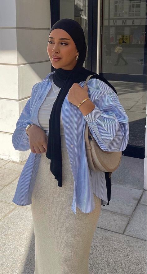 Hijab Friendly Summer Outfits, Summer Hijab Outfits Street Styles, Summer Outfit Hijab, Hijabi Girl Style Summer, Hijabi Vacation Outfits Summer, Hijab Summer Outfits 2024, Hijabi Summer, Hijabi Holiday Outfits, Hijabi Summer Outfits 2024