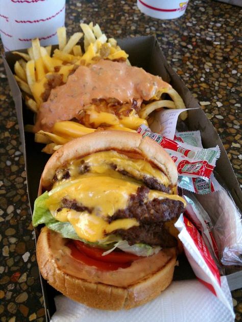 In And Out Burger, Burger Places, California Food, Dinner Plans, Fat Man, Food To Go, Food Goals, Food Is Fuel, Delicious Meals