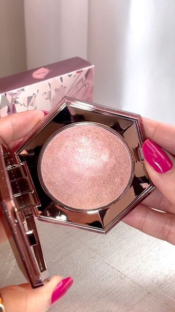 Migdy M. on Instagram: "Fenty Beauty by Rihanna Diamond Bomb All-Over Diamond Veil. Color : 💎Rosé Rave - pure pink & gold sparkle 💎 💎Diamond Bomb has a 3D formula that’ll leave your face and body crystal-coated. 💎It features a unique jelly-powder formula that’s cool to the touch, melts into skin, and creates an all-glitz-no-grit finish for all skin tones. #fentybeauty #fenty #highlighter #makeupreels #makeupoftheday #makeupreview #makeuptutorial #makeuplover #makeuplooks #makeupideas #makeup Fenty Body Shimmer, Fenty Blotting Powder, Highlighter Makeup Fenty Beauty, Fenty Highlighter, Fenty Diamond Highlighter, Diamond Veil, Fenty Beauty Diamond, Fenty Diamond Highlighter Rose Rave, Rihanna Diamonds