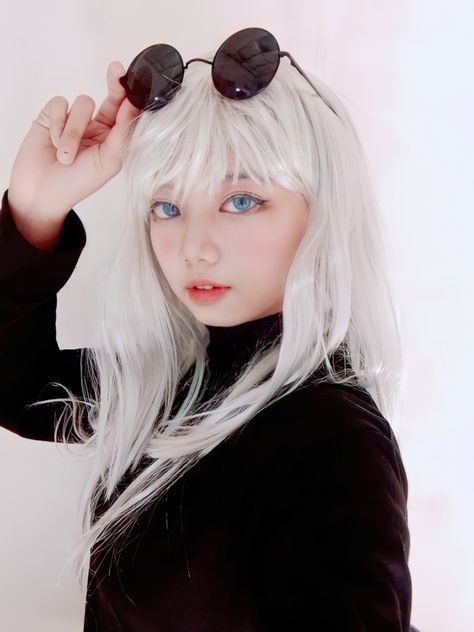 Gojo Satoru Girl Version // Jujutsu Kaisen Gojo Girl Version, Gojo Cosplay Girl, Female Cosplay Ideas, Kakashi Hokage, Easy Cosplay, Anime Halloween, Cosplay Diy, Cosplay Characters, Costume Collection