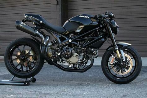 Ducati 796, Ducati 696, Ducati Desmo, Ducati Monster 1100, Ducati Monster Custom, Monster 1100, Naked Bikes, Ducati Cafe Racer, Womens Motorcycle Helmets