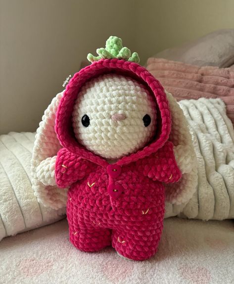 🍓🐰 Berry Bunny 🐰🍓 Hi hi! This bunny is wearing a removable hooded onesie & the onesie looks like a strawberry! She even has a strawberry stem at the top of the hood which is so adorable 💕 She also has strawberry seeds embroidered on it. I love this bunny so much, it’s one of my favorite ones ❣️ I currently have a tester call up for this cutie (& others) so don’t forget to apply if you can! 💓 Pattern by me 🎀 (to be released soon) #crochet #plushie #amigurumi #cutecrochet #crochetbunny ... Bunny Pattern Free, Strawberry Seeds, Strawberry Bunny, Strawberry Crochet, Plushie Amigurumi, Crochet Hood, Crochet Tutorial Pattern, Easy Crochet Animals, Crochet Plushie