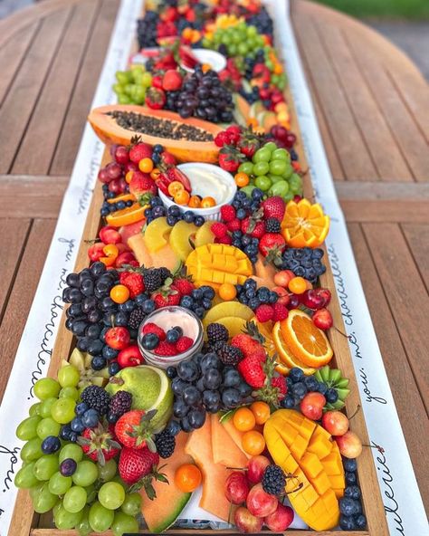 Charturie Board, Fancy Snacks, Fruit Charcuterie, Charcuterie Picnic, Fruit Festival, Charcuterie Board Wedding, Fruit Buffet, Fruit Board, Charcuterie Cups