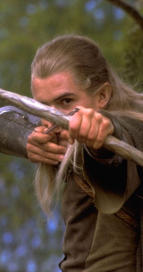 Orlando Bloom The Lord of the Rings: The Fellowship of the Ring (2001) White Iverson, Orlando Bloom Legolas, Lotr Legolas, Lord Sauron, Oscar Winning Movies, Hugo Weaving, Frodo Baggins, Viggo Mortensen, Elijah Wood