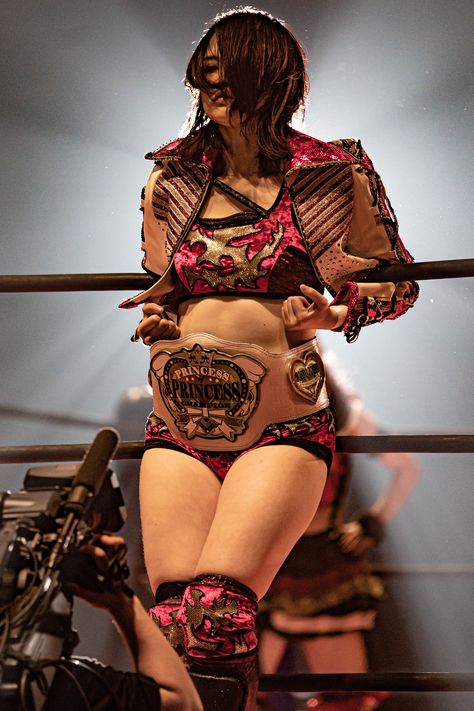 Miyu Yamashita Wrestler Pose, Miyu Yamashita, Joshi Wrestling, Dp Inspiration, Joshi Puroresu, Wrestling Aesthetic, Wrestling Pics, Wrestling Pictures, Wrestling Outfits