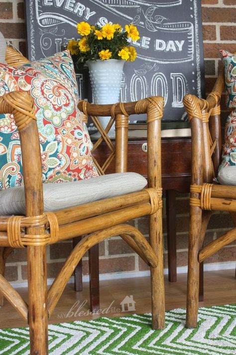 Beautiful $1 Bamboo Chairs | MyBlessedLife.net Bamboo Chairs Living Room, Bamboo Furniture Outdoor, Bamboo Chair Makeover, Bamboo Furniture Makeover, She Shed Interior, Diy Crafts Tutorials, Bamboo Dining Chairs, Bamboo Chairs, Easy Family Recipes