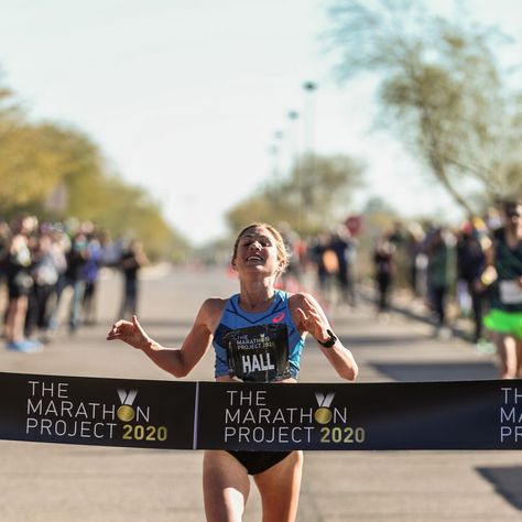 Running Aesthetic Half Marathon, Marathon Astetic, Half Marathon Finish Line Pictures, Vision Board Half Marathon, 5k Marathon Aesthetic, Marathon Finish Line Aesthetic, Marathon Finish Line Pictures, Marathon Running Aesthetic, Marathon Vision Board