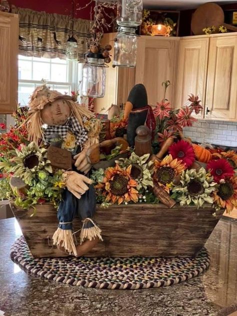 Fall Pumpkin Crafts, Fall Decor Diy Crafts, Fall Decorating Ideas, Fall Table Centerpieces, Easy Fall Decor, Fall Flower Arrangements, Fall Floral Arrangements, Fall Decor Inspiration, Halloween Tattoo