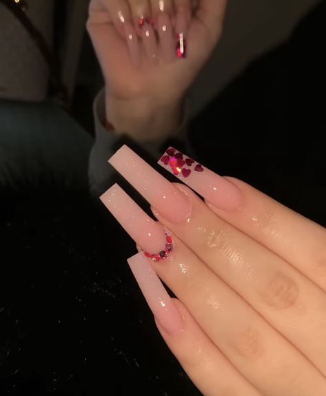 Valentine Nails Simple, Carpet Ideas 2023, Vday Nails, Glitter Nails Acrylic, Purple Acrylic Nails, Tapered Square Nails, Carpet Ideas, Red Acrylic Nails, Tapered Square