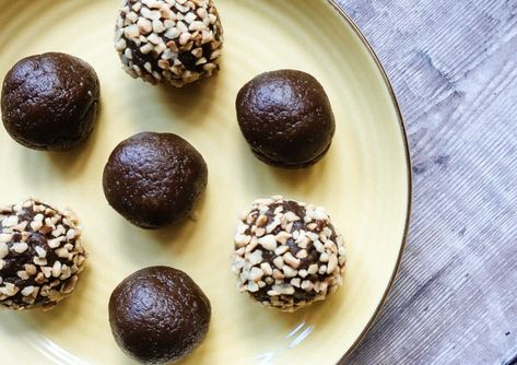 Turmeric Energy Balls, Inflammation Recipes, Anti Inflammation Recipes, Inflammatory Recipes, Banana Nice Cream, Inflammation Diet, Energy Ball Recipe, Gut Health Recipes, Quick Energy