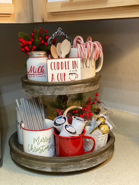 Christmas 3 Tiered Tray Ideas, Christmas Three Tier Stand Decor, Widgets Christmas, Three Tier Stand, Tray Decor Christmas, Hygge Christmas, Tea Ideas, Christmas Kitchen Decor, Tiered Stand