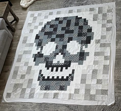 Gothic Quilt Pattern, Skull Quilt Block, Skull Quilt Pattern, Gothic Quilt, Pixel Quilts, Skull Patchwork, Quilted Blankets, Quilt Halloween, Skull Quilt