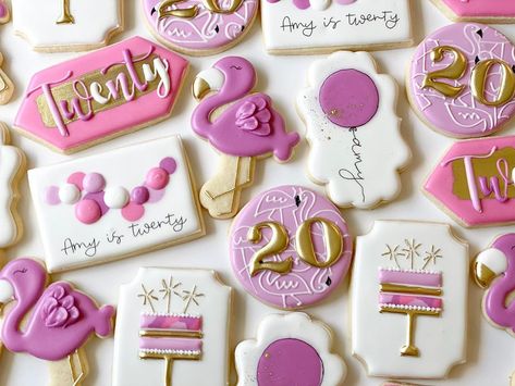 Girly Royal Icing Cookies, Royal Icing Cookies Designs Birthday, Birthday Cake Cookies Decorated, Gift Cookies Decorated, 40th Birthday Cookies, Biscuit Decorating, Sugar Cookie Inspiration, Happy Birthday Cookie, Sugar Cookie Decorating