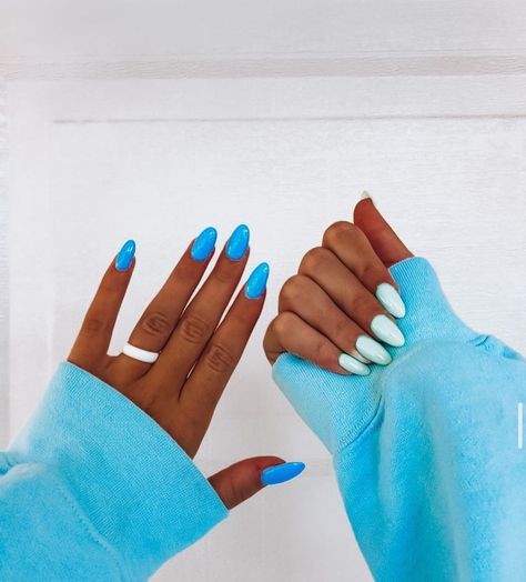 Easy Bright Nails, Beach Nails Bright Colors, Hand Different Color Nails, Every Other Nail Different Color, Different Color Summer Nails, Blue Spring Break Nails, Two Hand Different Color Nails, Diff Color Nails On Each Hand, Bright Spring Break Nails