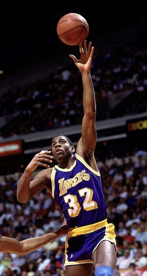 Magic Johnson Aesthetic, Magic Johnson Wallpaper, Magic Johnson Lakers, Showtime Lakers, Coach Carter, James Worthy, Michael Jordan Pictures, Basketball Players Nba, Kobe Bryant Wallpaper