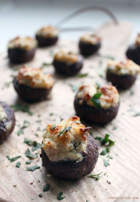 Easy Stuffed Mushrooms Easy Stuffed Mushrooms, Easy Stuffed Mushroom Recipe, Stuffed Mushrooms Easy, Dairy Free Recipe, Stuffed Mushroom, Button Mushrooms, No Dairy, Healthy Vegan Snacks, Mushroom Recipes