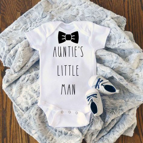 Auntie Onsies For Babies, Aunt Onesie Boy, Cricut Onesie Ideas Boy, Auntie Onesies, Nephew Onesie, Auntie Onesie, Auntie Baby Clothes, Aunt Baby Clothes, Aunt Onesie