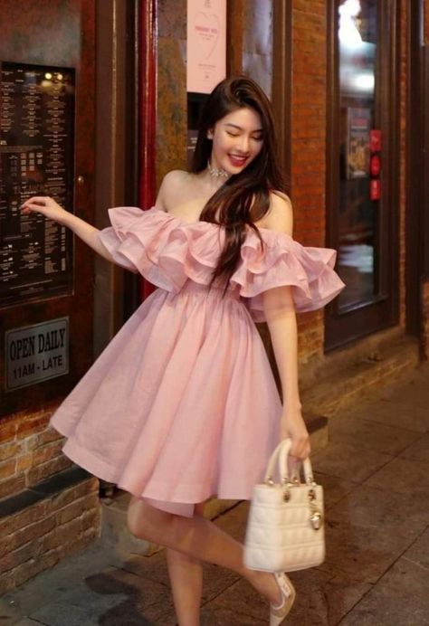 #pretty #girls #pink #fashion #aesthetic #baddie #outfits #fitinspiration #ideas #girly فستان زهري, Short Frocks, Korean Fashion Dress, Girly Dresses, Stylish Party Dresses, Pretty Prom Dresses, Glam Dresses, Fancy Outfits, Trending Dresses