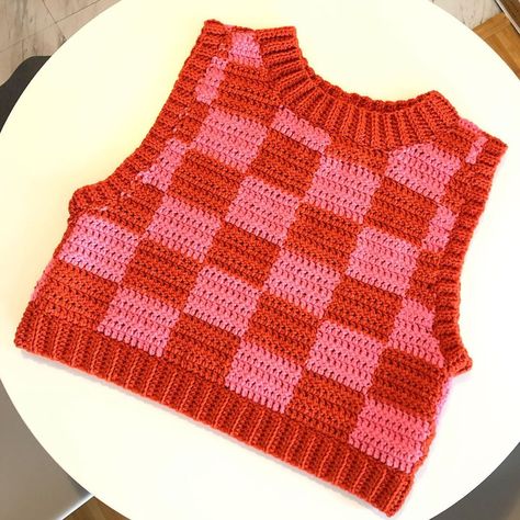 Checkered Vest Crochet, Crochet Ribbed Sweater, Ribbed Sweater Pattern, Checkered Vest, Vest Crochet Pattern, Gifts Clothes, Vest Crochet, Confection Au Crochet, Crochet Vest Pattern