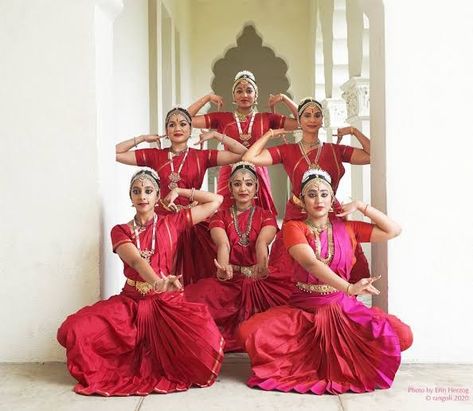 Bharathanatyam Group Poses, Dance Group Poses Photo Shoots, Bharatanatyam Group Poses, Arangetram Costumes, Poses For Dance, Desi Dance, Bharatanatyam Costume, School Photoshoot, Bharatanatyam Poses