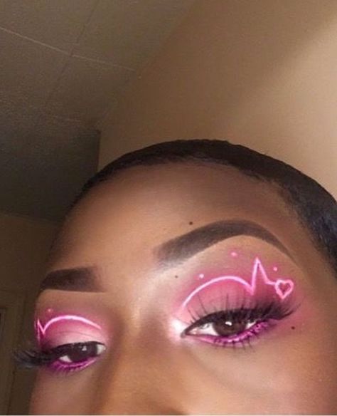 @duckiee 💛 Valentines Makeup Simple, Slay Makeup, Day Eye Makeup, Birthday Makeup Looks, Eye Makeup Images, Day Makeup Looks, Valentines Day Makeup, Birthday Makeup, Valentines Makeup