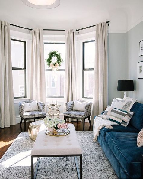 30 bay window decorating ideas that blend the functionality and gorgeous decor into comfortable and modern interior design can inspire you and guide you in the search for the perfect way to incorporate your bay window into your home interior, creating a wonderful place to relax, read, work or watch the kids play on the floor. Teal Furniture, Window Picture, Blue Couches, Luxury Living Room Design, Design Salon, Small Living Room Decor, Trendy Living Rooms, Curtains Living, Living Room Windows