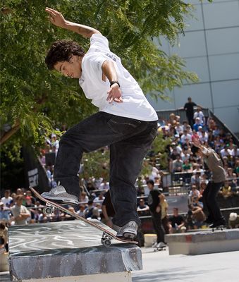 Paul Rodriguez Paul Rodriguez, Paul Rodriguez Skater, Street Dreams Movie, Skateboarding 90s, Street Dreams Movie Poster, Derrick Cabrera Street Dreams, Skater Wallpaper, Skateboarding Movies, Paul Rodriguez Street Dreams