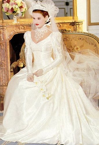 1990s Wedding Dress | by Şennur Princess Margaret Wedding, Prinses Margaret, 90s Wedding Dress, Princesa Margaret, Style Année 80, 1920s Wedding Dress, Royal Wedding Gowns, Royal Wedding Dress, Royal Brides