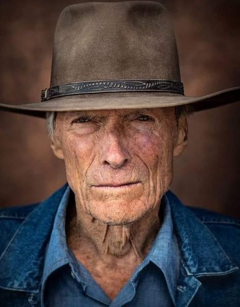 Client Eastwood, Western Hero, Septième Art, Classic Movie Stars, Celebrity Portraits, Clint Eastwood, Western Movies, Hollywood Actor, Famous Faces