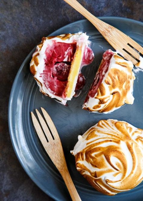 Baked Alaska for two recipe! Baked Alaska Recipe, Granitas, Baked Alaska, Chef Food, Make Ahead Desserts, Dessert For Two, Food Trends, Savoury Cake, Mini Desserts